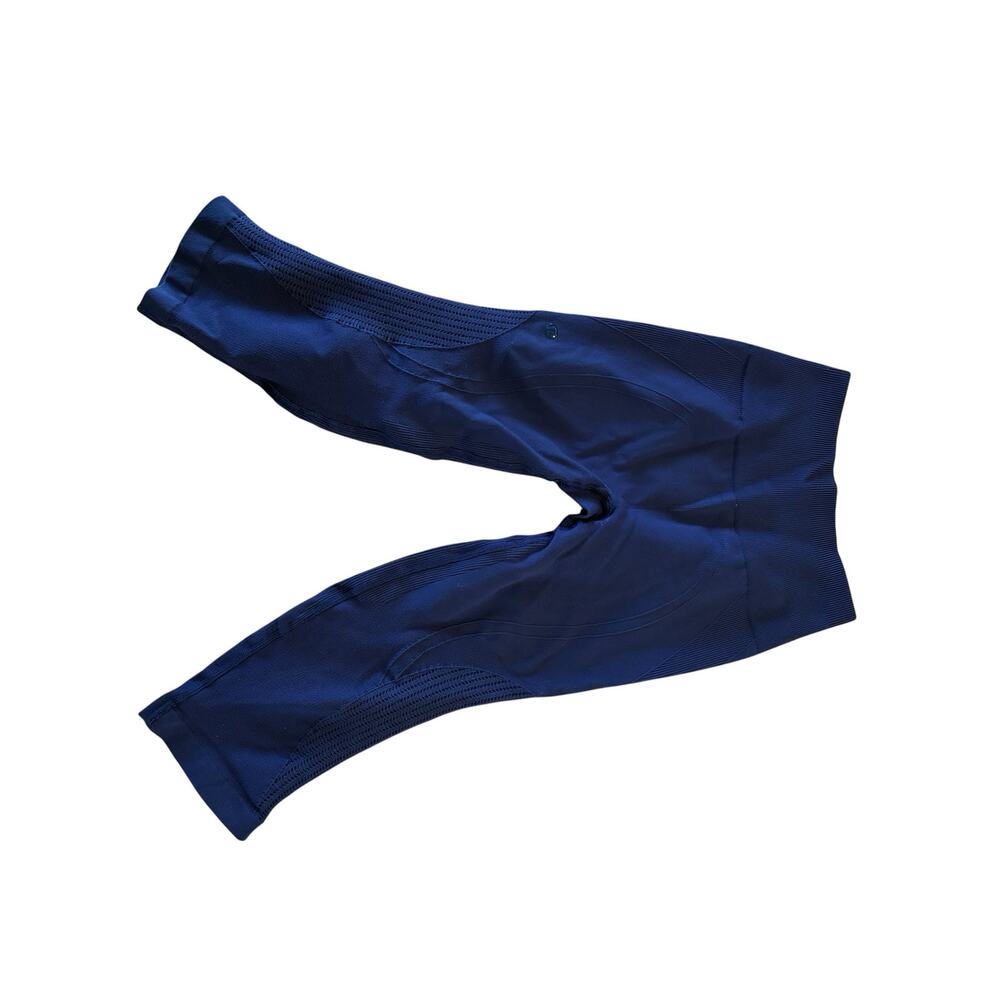 Lululemon Women's Seamless Navy Capri Leggings